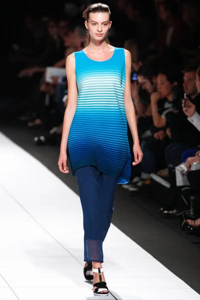 Look 28